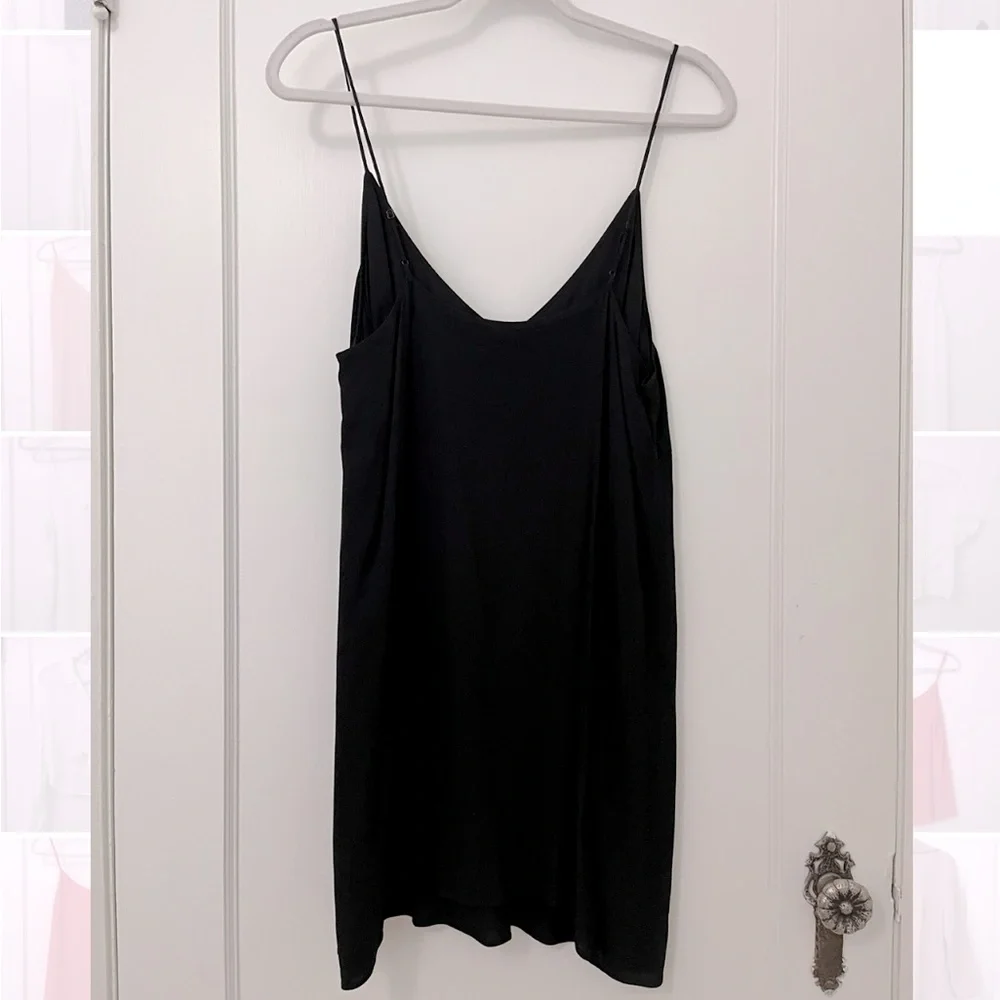 Now available! – Aritzia Wilfred Free Vivienne Slip Dress - Picture 4 of 4
